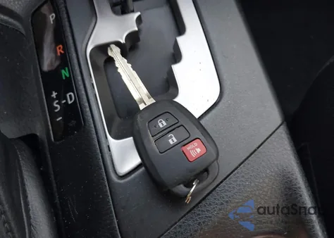 2017 Toyota Rav4 Xle from USA, damaged, VIN JTMRFREV0HJ158598